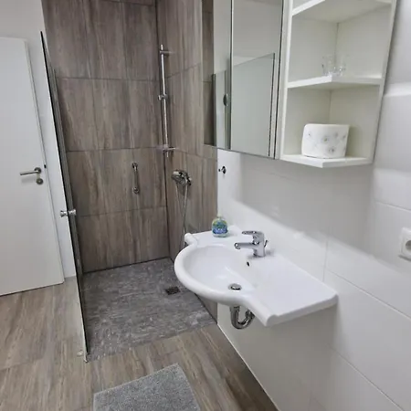 Voll Ausgestattet, Naehe Heiltherme Bad Waltersdorf Apartment